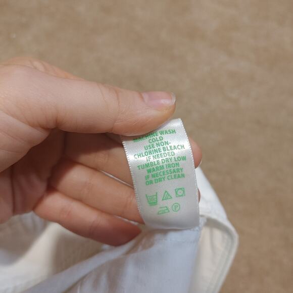 Lilly Pulitzer Size 4 Resort Fit White Shorts Summer Vacation Golf Golfing Prep - Picture 3 of 11